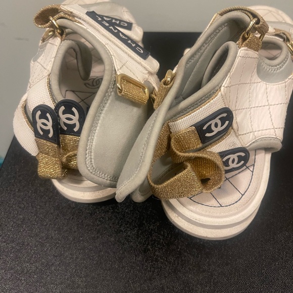 Chanel Sandals 22” - Picture 3 of 7